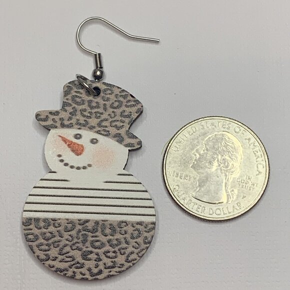 Snowman Earrings, Christmas Earring, Frosty Earrings, Holiday Earring, Gift Idea - Picture 2 of 4